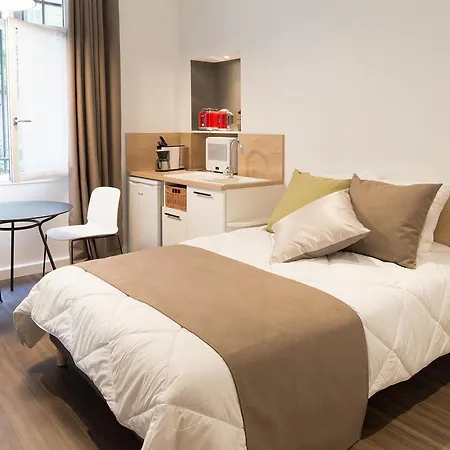 Les Cles Du 27 Aparthotel Parigi